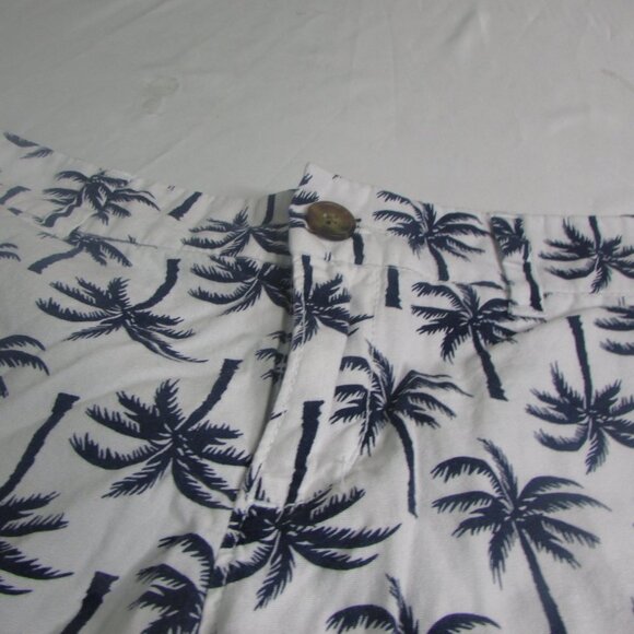 Old Navy Shorts 2 White Blue Palm Trees Tropical - Picture 5 of 8